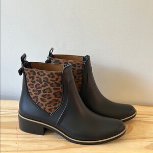 Kate Spade|Leopard Print Rubber Chelsea Ankle Boots - Black and Brown sz 8/9